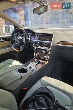Внедорожник / Кроссовер Audi Q7 2011 в 