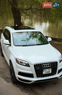 Позашляховик / Кросовер Audi Q7 2011 в 