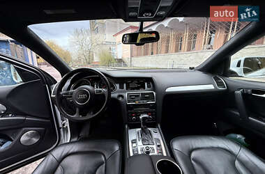 Позашляховик / Кросовер Audi Q7 2011 в 