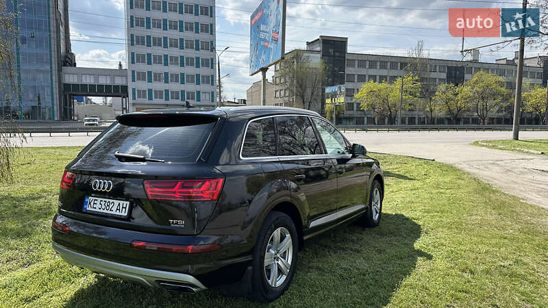 Позашляховик / Кросовер Audi Q7 2016 в Дніпрі