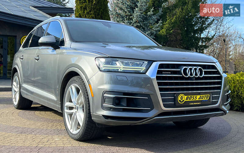 Позашляховик / Кросовер Audi Q7 2016 в 