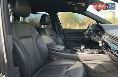 Позашляховик / Кросовер Audi Q7 2016 в 