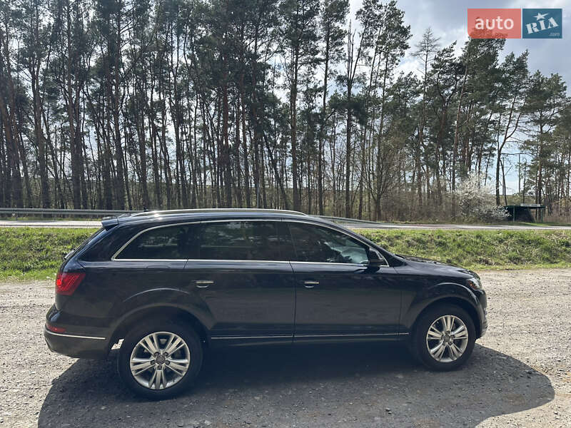 Позашляховик / Кросовер Audi Q7 2010 в Володимирі