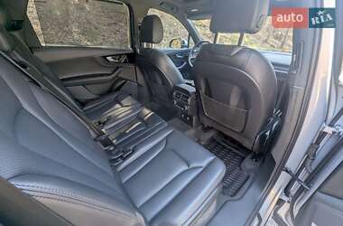 Внедорожник / Кроссовер Audi Q7 2018 в 