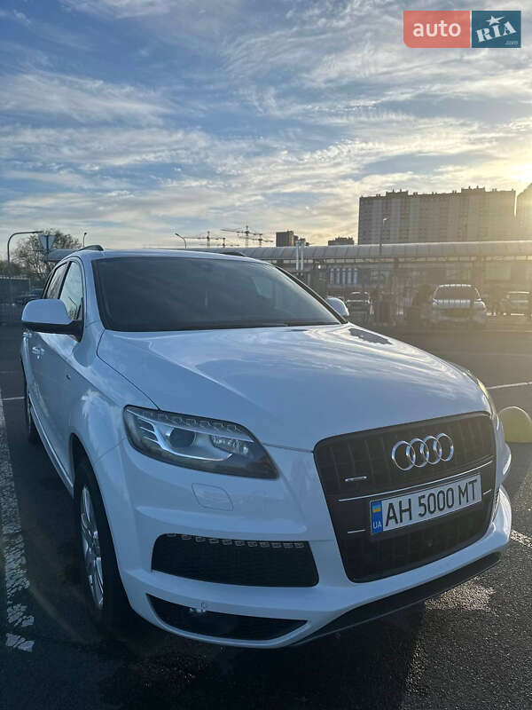 Внедорожник / Кроссовер Audi Q7 2014 в Киеве