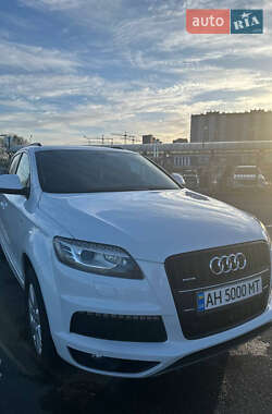 Внедорожник / Кроссовер Audi Q7 2014 в 
