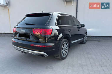 Позашляховик / Кросовер Audi Q7 2017 в 