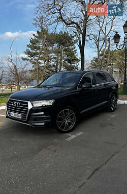 Внедорожник / Кроссовер Audi Q7 2019 в 
