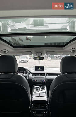 Внедорожник / Кроссовер Audi Q7 2019 в 