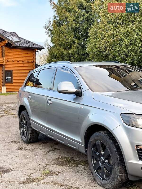 Внедорожник / Кроссовер Audi Q7 2007 в Дубно