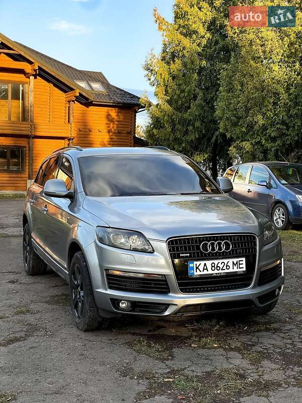 Позашляховик / Кросовер Audi Q7 2007 в Дубні