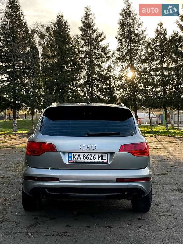 Внедорожник / Кроссовер Audi Q7 2007 в Дубно