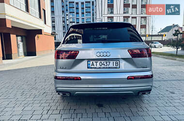 Внедорожник / Кроссовер Audi Q7 2016 в 
