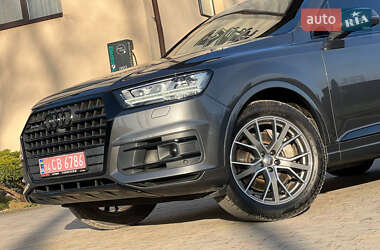 Внедорожник / Кроссовер Audi Q7 2018 в 