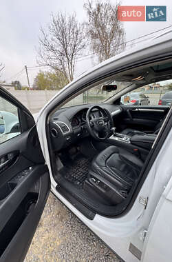 Внедорожник / Кроссовер Audi Q7 2015 в 