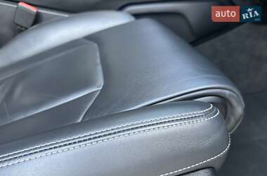 Позашляховик / Кросовер Audi Q7 2015 в 