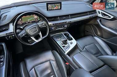 Позашляховик / Кросовер Audi Q7 2015 в 