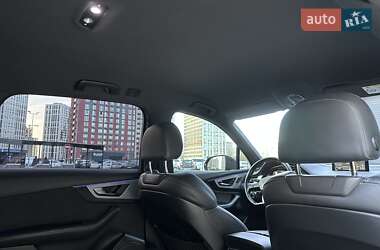 Позашляховик / Кросовер Audi Q7 2015 в 