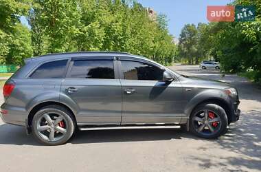 Внедорожник / Кроссовер Audi Q7 2015 в 