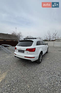 Внедорожник / Кроссовер Audi Q7 2015 в 