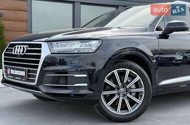 Позашляховик / Кросовер Audi Q7 2017 в 