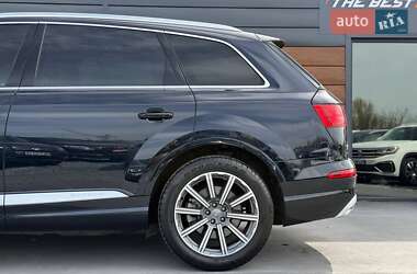 Позашляховик / Кросовер Audi Q7 2017 в 