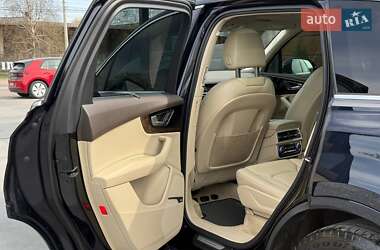Позашляховик / Кросовер Audi Q7 2017 в 