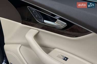 Позашляховик / Кросовер Audi Q7 2017 в 