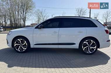 Внедорожник / Кроссовер Audi Q7 2016 в 
