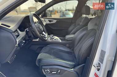 Внедорожник / Кроссовер Audi Q7 2016 в 