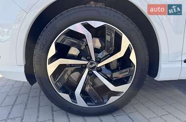 Внедорожник / Кроссовер Audi Q7 2016 в 