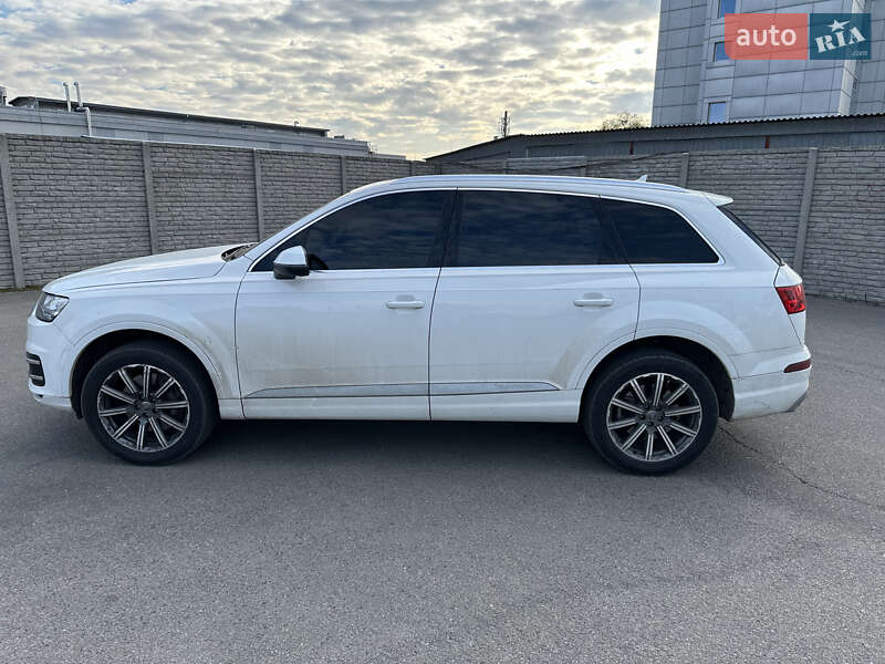 Позашляховик / Кросовер Audi Q7 2018 в Дніпрі