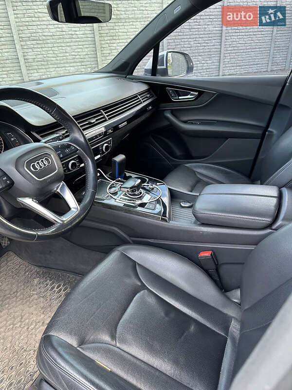 Позашляховик / Кросовер Audi Q7 2018 в Дніпрі