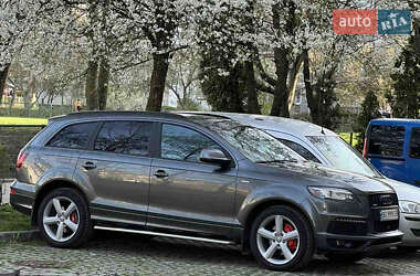 Внедорожник / Кроссовер Audi Q7 2015 в 