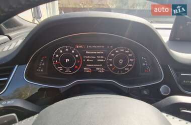 Позашляховик / Кросовер Audi Q7 2017 в 