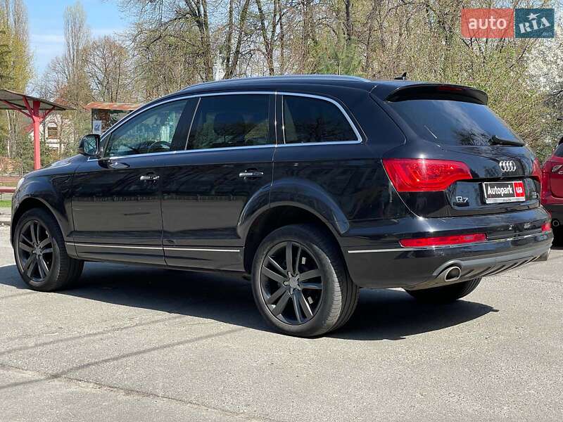 Позашляховик / Кросовер Audi Q7 2013 в Києві
