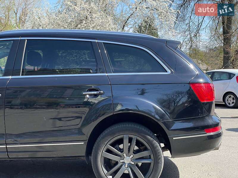 Позашляховик / Кросовер Audi Q7 2013 в Києві