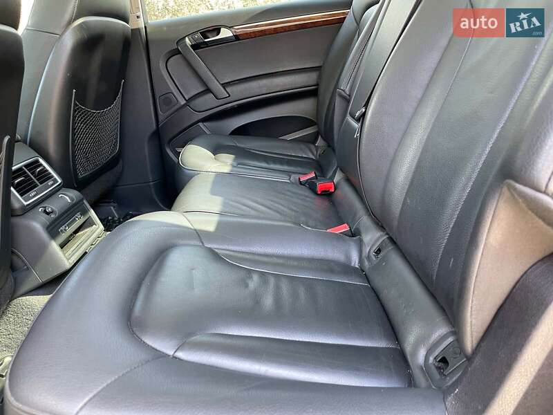 Позашляховик / Кросовер Audi Q7 2013 в Києві