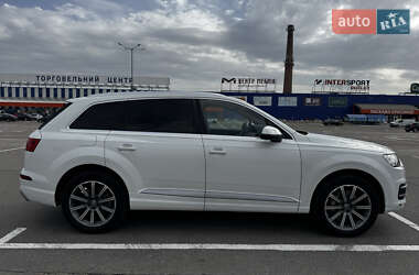 Внедорожник / Кроссовер Audi Q7 2017 в 
