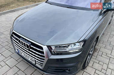 Внедорожник / Кроссовер Audi Q7 2015 в 