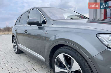 Внедорожник / Кроссовер Audi Q7 2015 в 