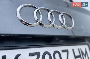 Внедорожник / Кроссовер Audi Q7 2015 в 