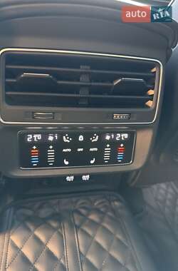 Внедорожник / Кроссовер Audi Q7 2020 в 