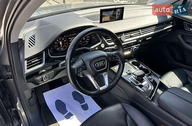 Позашляховик / Кросовер Audi Q7 2016 в 