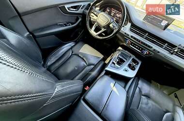 Внедорожник / Кроссовер Audi Q7 2016 в 