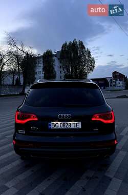 Внедорожник / Кроссовер Audi Q7 2012 в 