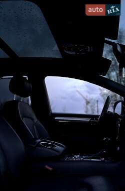 Внедорожник / Кроссовер Audi Q7 2012 в 