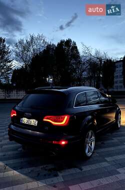 Внедорожник / Кроссовер Audi Q7 2012 в 