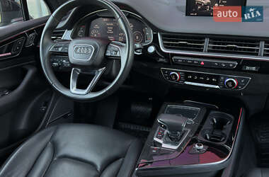 Внедорожник / Кроссовер Audi Q7 2018 в 