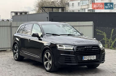 Внедорожник / Кроссовер Audi Q7 2015 в 